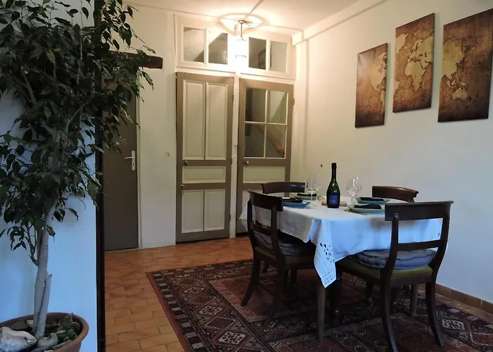 Champagne La Parcelle Homestay *